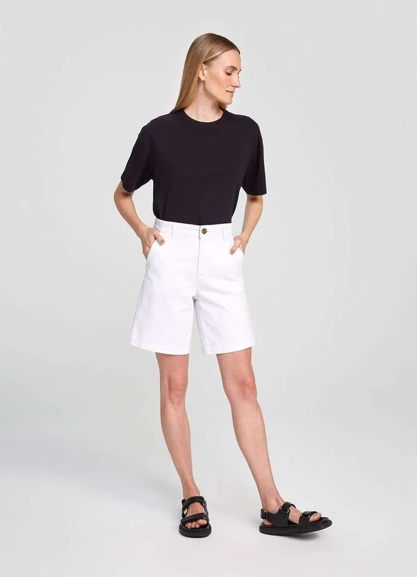 Hering - Bermuda Basica Feminina Cintura Media de Sarja Chino Branco 4