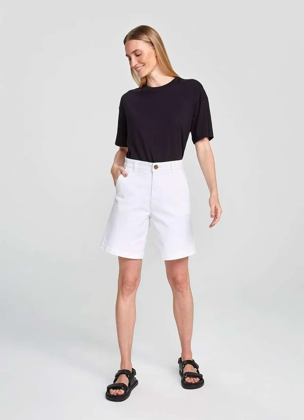Hering - Bermuda Basica Feminina Cintura Media de Sarja Chino Branco 5