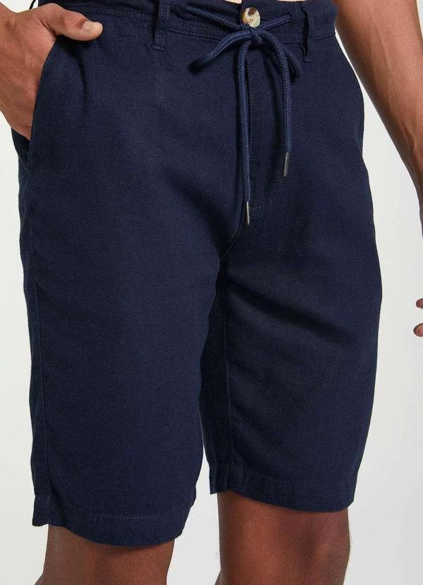 Hering - Bermuda Basica Masculina Chino em Linho com Amarracao Azul