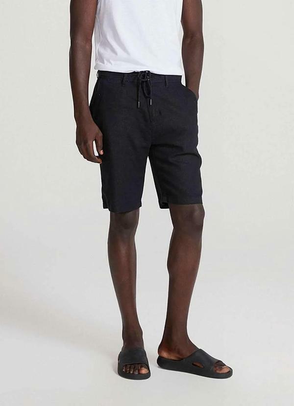 Hering - Bermuda Basica Masculina Chino em Linho com Amarracao Preto