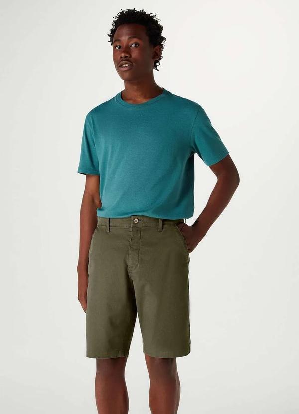 Hering - Bermuda em Sarja Masculina Chino Verde
