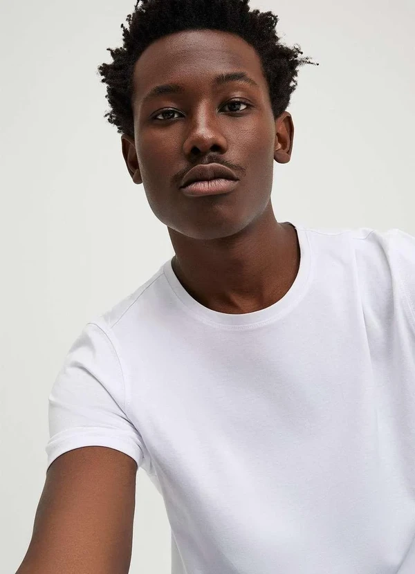 Hering - Camiseta Basica Masculina Manga Curta em Algodao Pima Branco 5