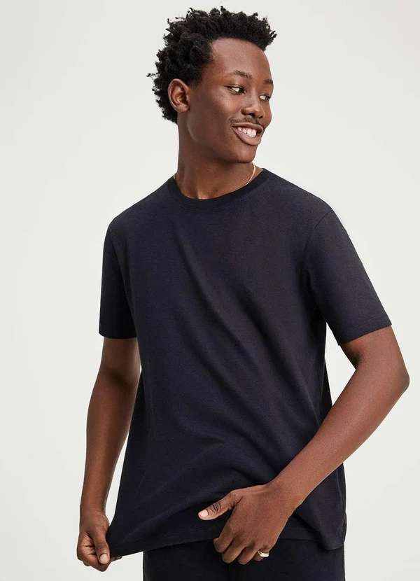 Hering - Camiseta Basica Masculina Manga Curta em Algodao Pima Preto 2