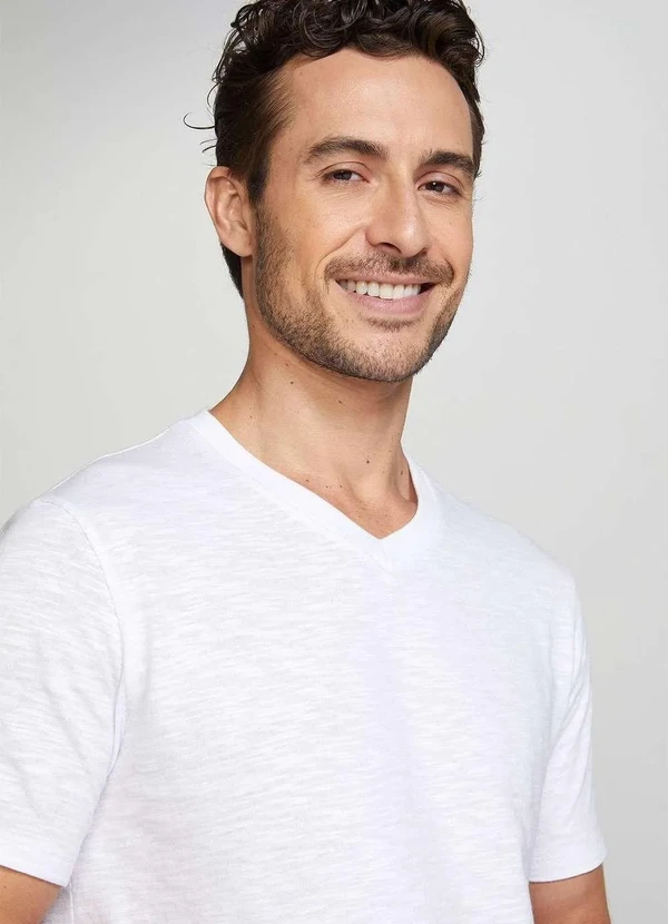 Hering - Camiseta Basica Masculina Slim em Flame Branco 5