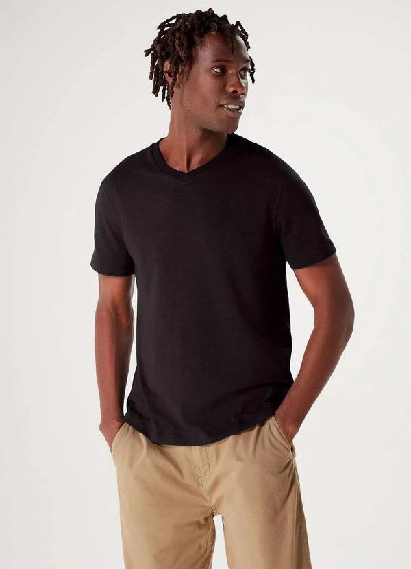 Hering - Camiseta Basica Masculina Slim em Flame Preto