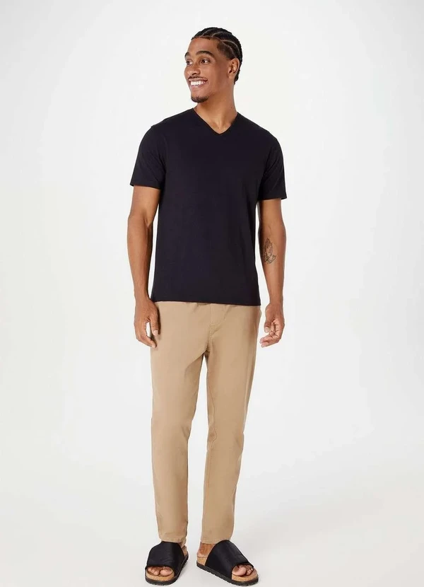 Hering - Camiseta Basica Masculina Slim Gola V Preto 4