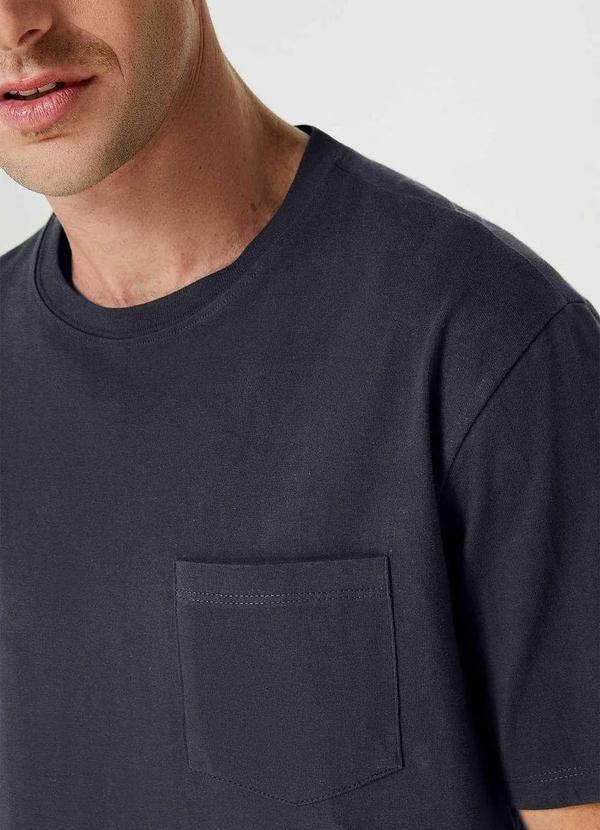 Hering - Camiseta Basica Masculina Super Cotton com Bolso Cinza 3