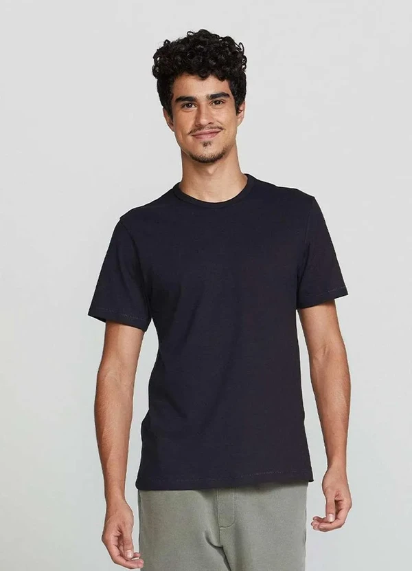 Hering - Kit com 2 Camisetas Masculinas Basicas Branco 3