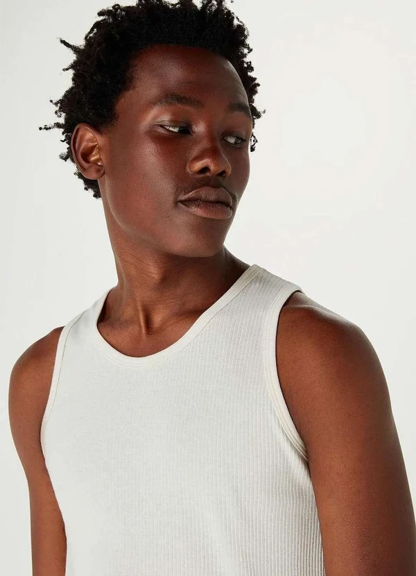 Hering - Regata Basica Masculina Slim em Ribana Bege 2