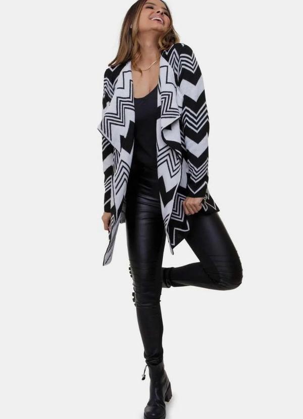 Pink Tricot - Kimono Pink Tricot de Tricô Estampa Zig Zag Chevron Feminino Preto+Branco