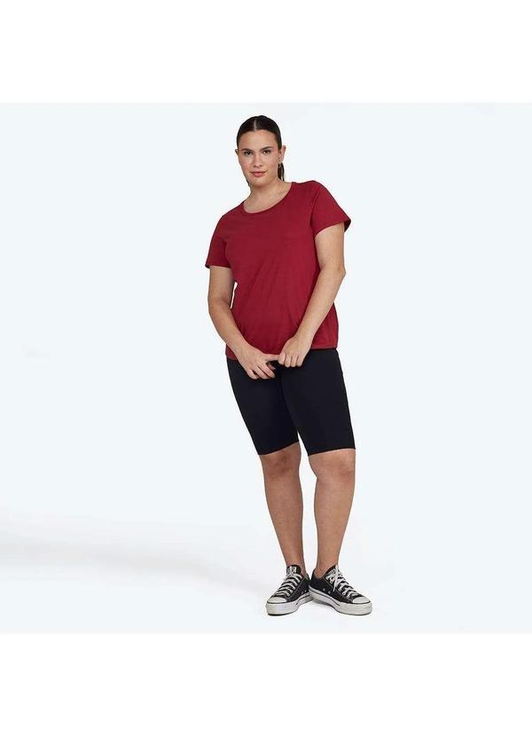 Basicamente - Camiseta Básica Plus Size Feminina Marsala