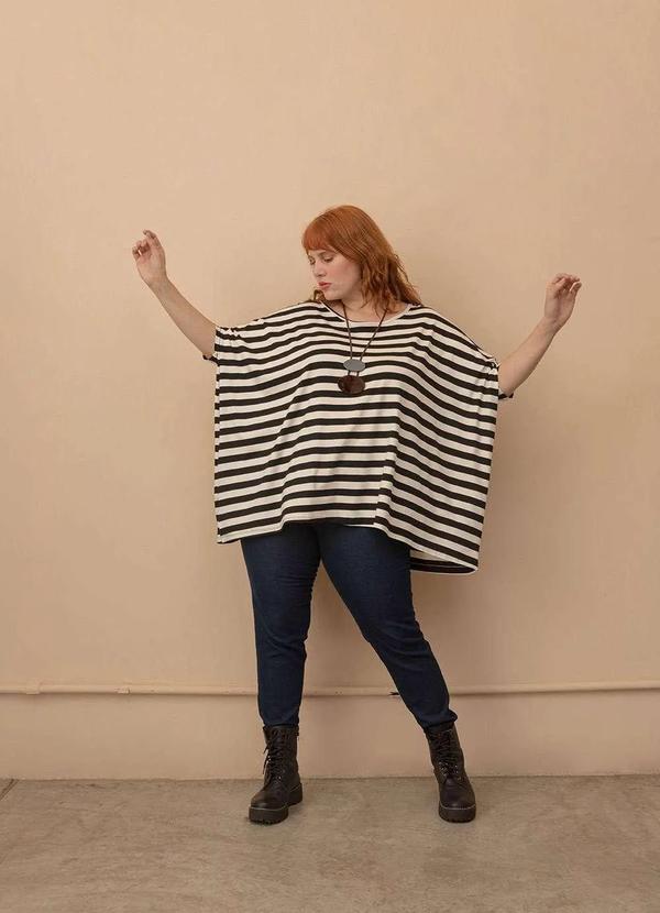 Bold - Blusa Ampla Listrada Plus Size Preto 2