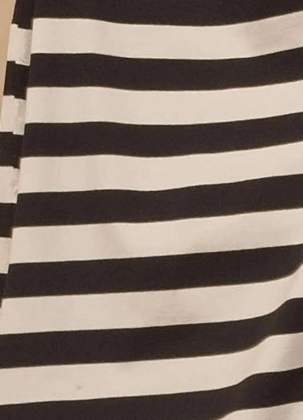 Bold - Blusa Ampla Listrada Plus Size Preto 5