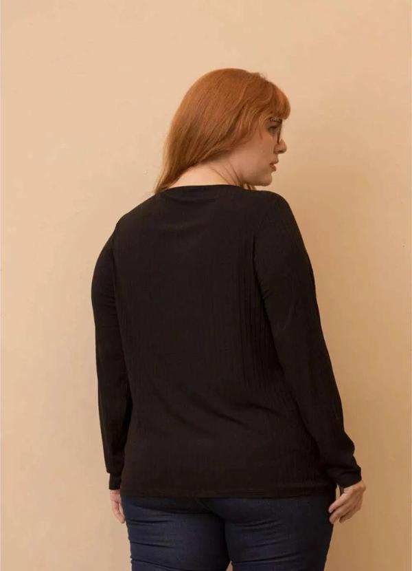 Wee! - Blusa Canelada Manga Longa Plus Size Preto 4