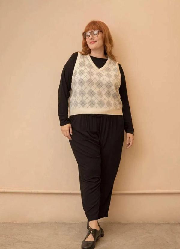 Wee! - Blusa Canelada Manga Longa Plus Size Preto 2