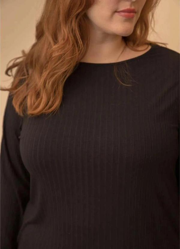 Wee! - Blusa Canelada Manga Longa Plus Size Preto 7