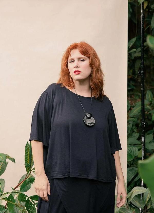 Bold - Blusa Quadrada Decote Redondo Plus Size Preto
