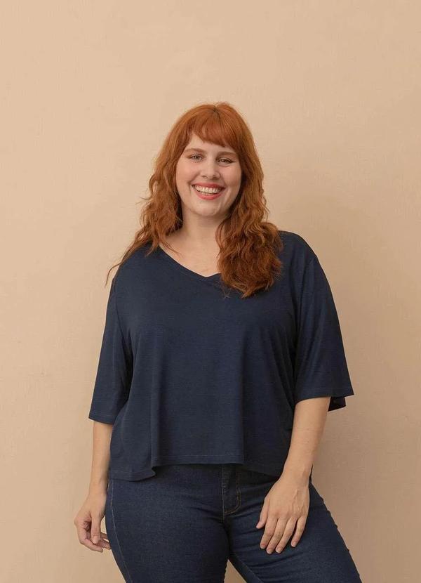 Bold - Camiseta Quadrada Decote V Plus Size Azul