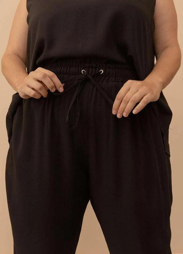 Bold - Calça Cenoura Manuela Plus Size Preto 4