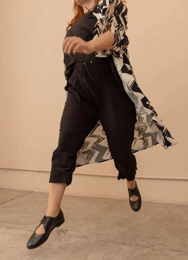 Bold - Calça Cenoura Manuela Plus Size Preto 2