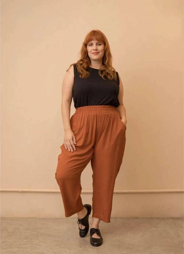 Bold - Calça Viscose Glória Plus Size Marrom