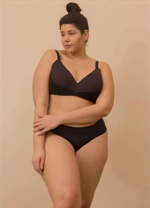 2rios - Calcinha Fio Dental em Renda Lateral Drapeada Plus Size Preto 1
