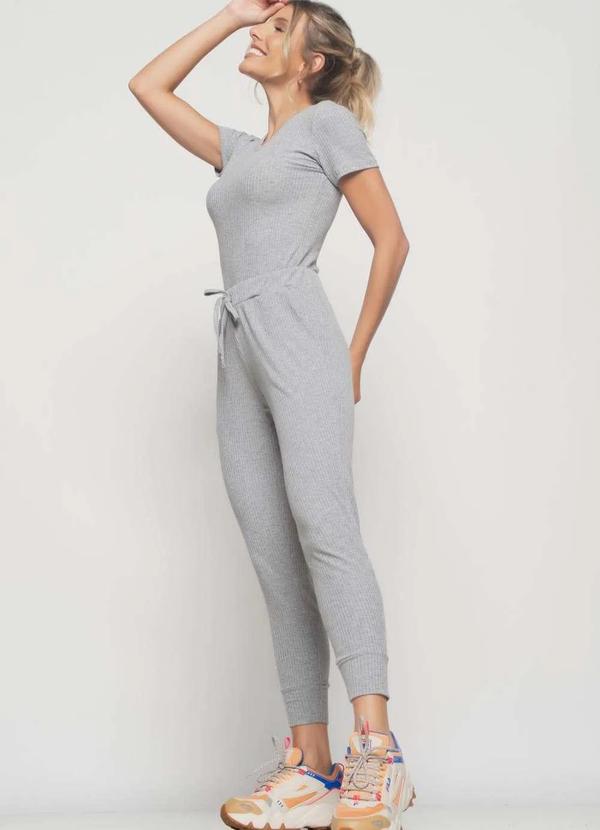 Salvatore Fashion - Blusa Básica Manga Curta Malha Canelada  Fashion Cinza 3