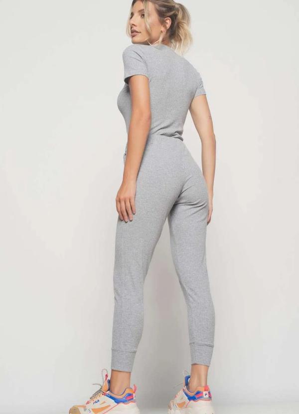 Salvatore Fashion - Blusa Básica Manga Curta Malha Canelada  Fashion Cinza 5