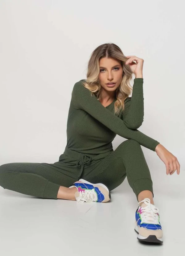 Salvatore Fashion - Blusa Básica Manga Longa e Gola Redonda Canelada  Fashion Verde 2