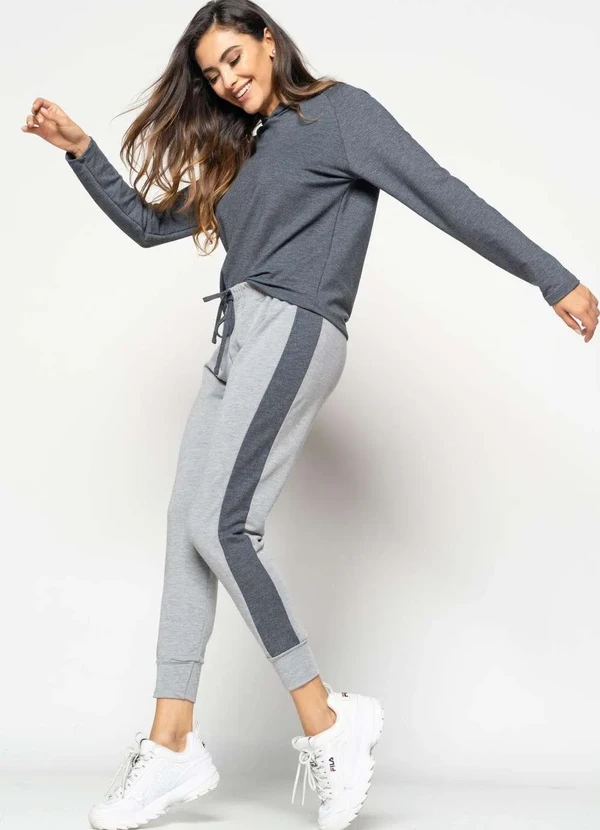 Calça Comfy Jogger com Faixa Lateral Moletinho Fashion Cinza