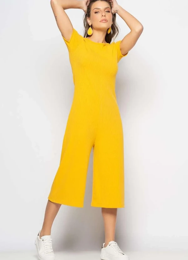 Salvatore Fashion - Macacão Pantacourt Manga Curta Costas em V Canelado Amarelo