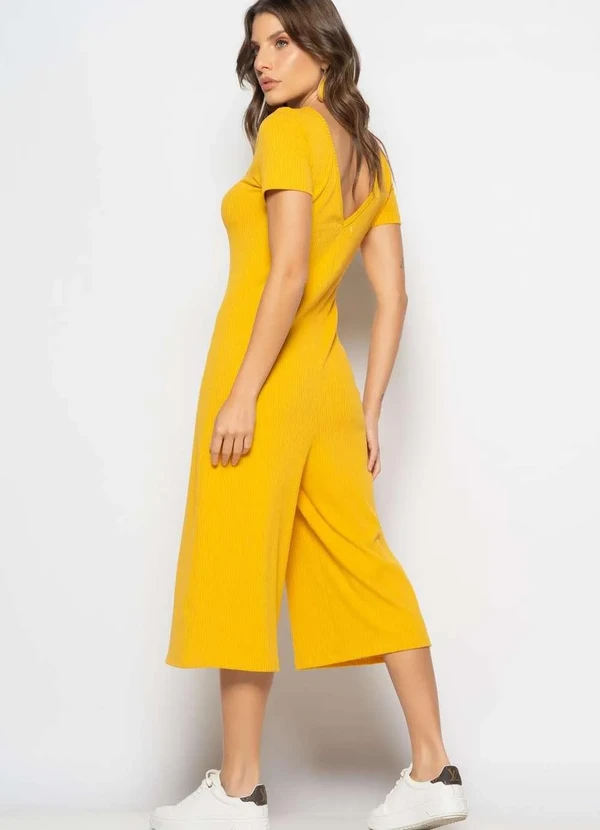 Salvatore Fashion - Macacão Pantacourt Manga Curta Costas em V Canelado Amarelo 4