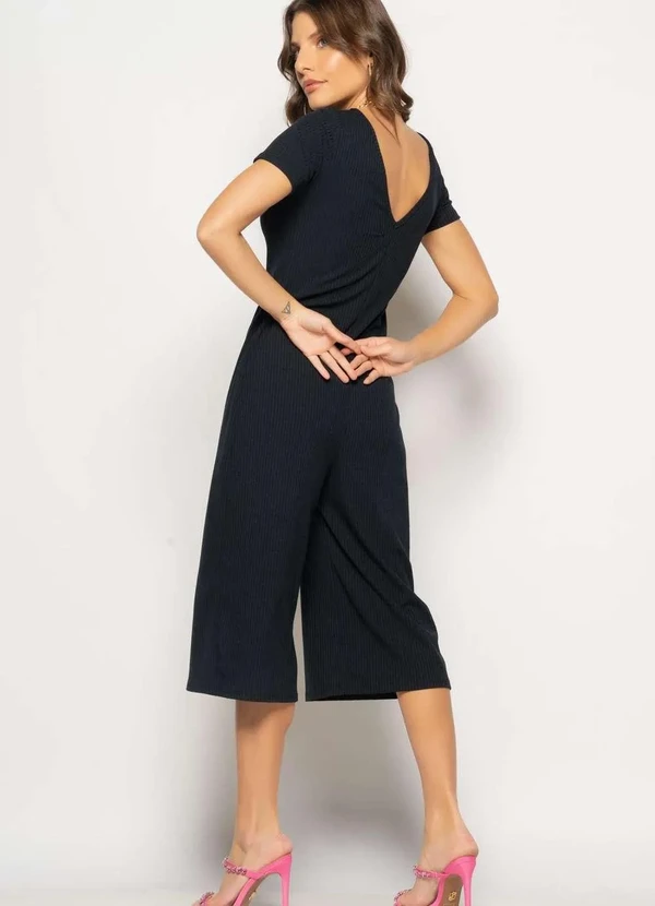 Salvatore Fashion - Macacão Pantacourt Manga Curta Costas em V Canelado Preto 2