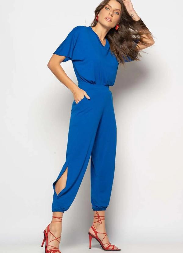 Salvatore Fashion - Conjunto Blusa Ampla Gola V e Calça Jogger Fenda Malha Azul