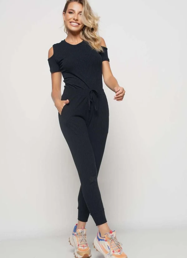 Salvatore Fashion - Conjunto Comfy com Blusa Ombro Vazado e Jogger Canelada Fashion Preto