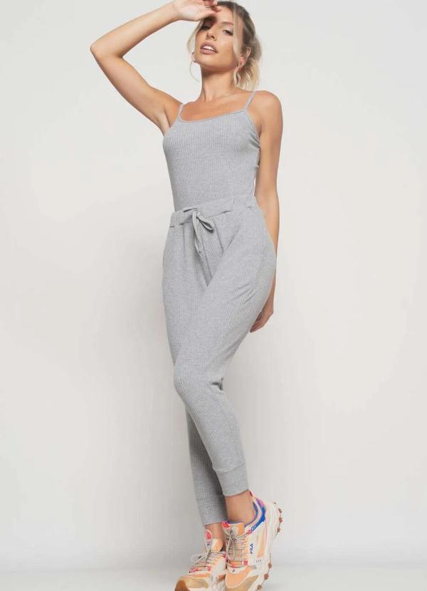 Salvatore Fashion - Conjunto Comfy com Regata Alcinha e Jogger Canelada Fashion Cinza 3