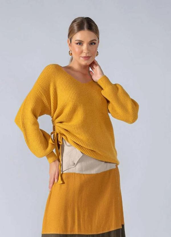Lamis - Blusa Lã Canelada Decote V Franzido Frontal Mostarda 2