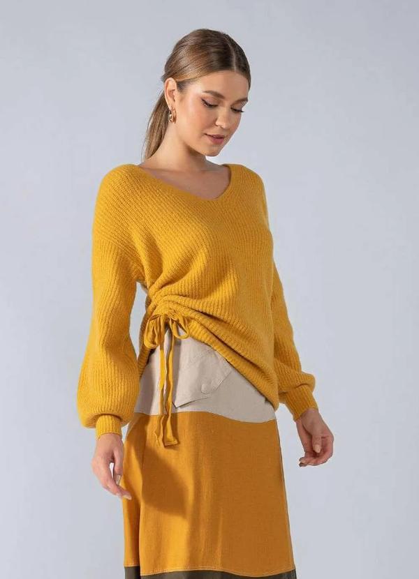 Lamis - Blusa Lã Canelada Decote V Franzido Frontal Mostarda 3