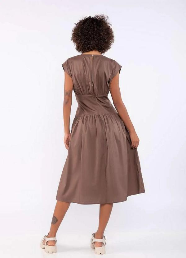 Lamis - Vestido Midi em Algodao com Pregas Acinturado Marrom 4