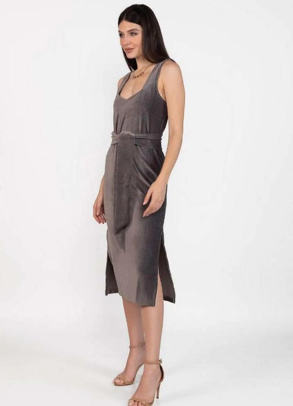 Lamis - Vestido Midi em Veludo Decote Quadrado Cinza 3