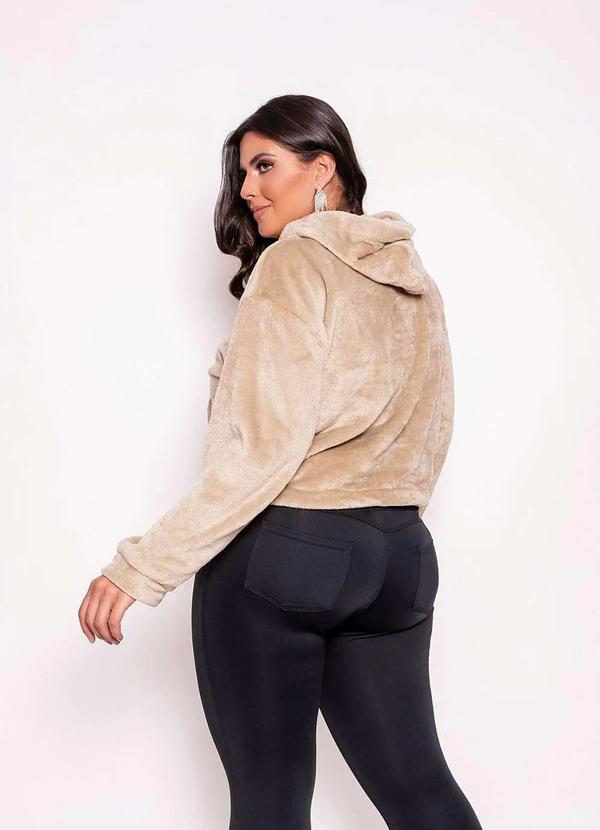 It Curves - Blusa Plus Size Teddy com Capuz Bege 3
