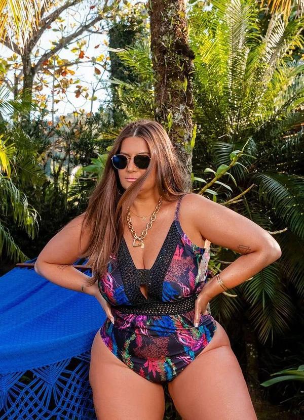Predilects Plus - Maio Plus Size Estampado Macrame Preto