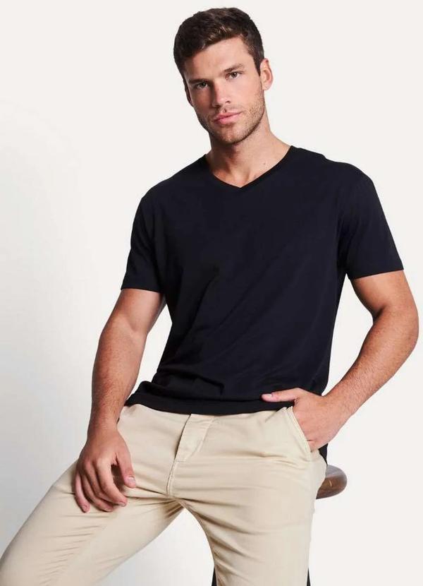 Reserva - Camiseta V Pima Reserva Preto