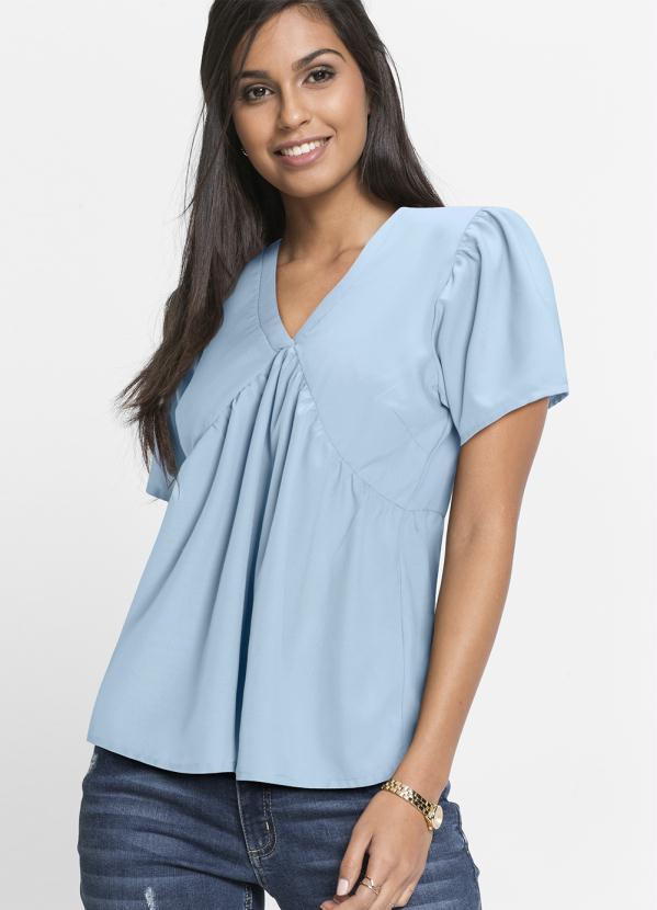 Outlet - Blusa com Recorte no Decote Azul 2