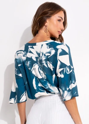Quintess - Blusa Floral Bicolor em Malha de Viscose - QUINTESS