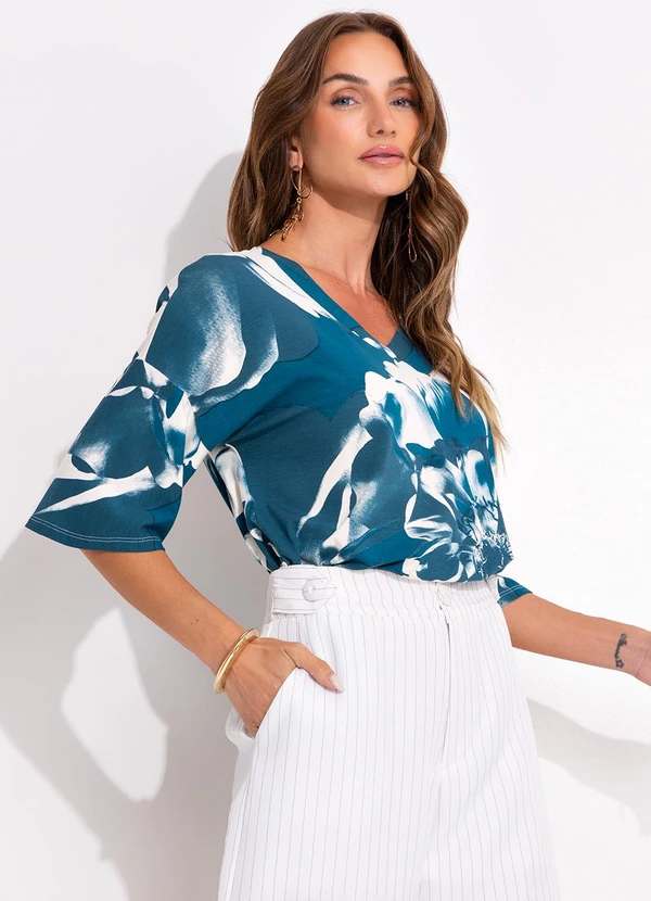 Quintess - Blusa Floral Bicolor em Malha de Viscose 4