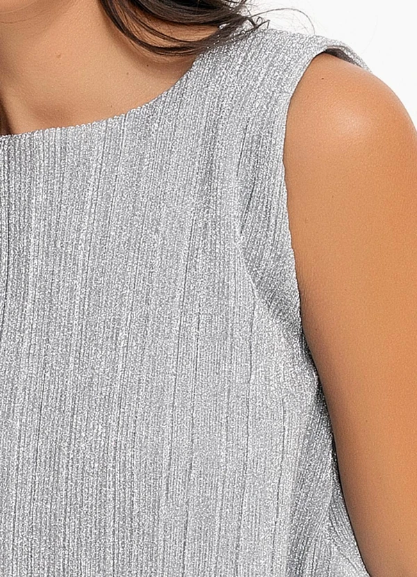 Quintess - Blusa Prata em Malha Plissada 5