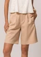 Doce Trama - Bermuda Alfaiataria Comfy com Cós de Botão Bege - variação: Bege