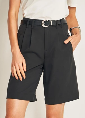 Doce Trama - Bermuda Alfaiataria Comfy com Cós de Botão Preto - DOCE TRAMA