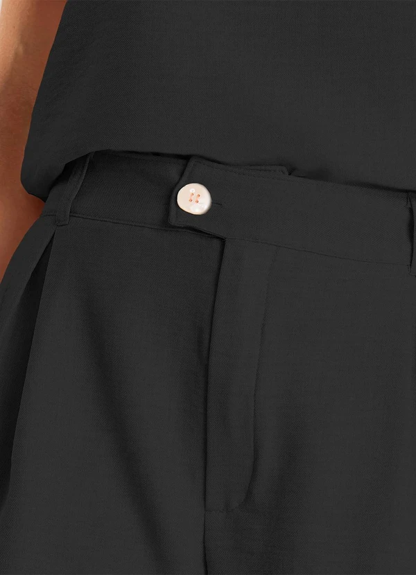 Dianna - Bermuda Feminina em Tecido Preto 3